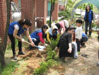 조원2동 바르게살기운동위원회 꽃 심기 행사